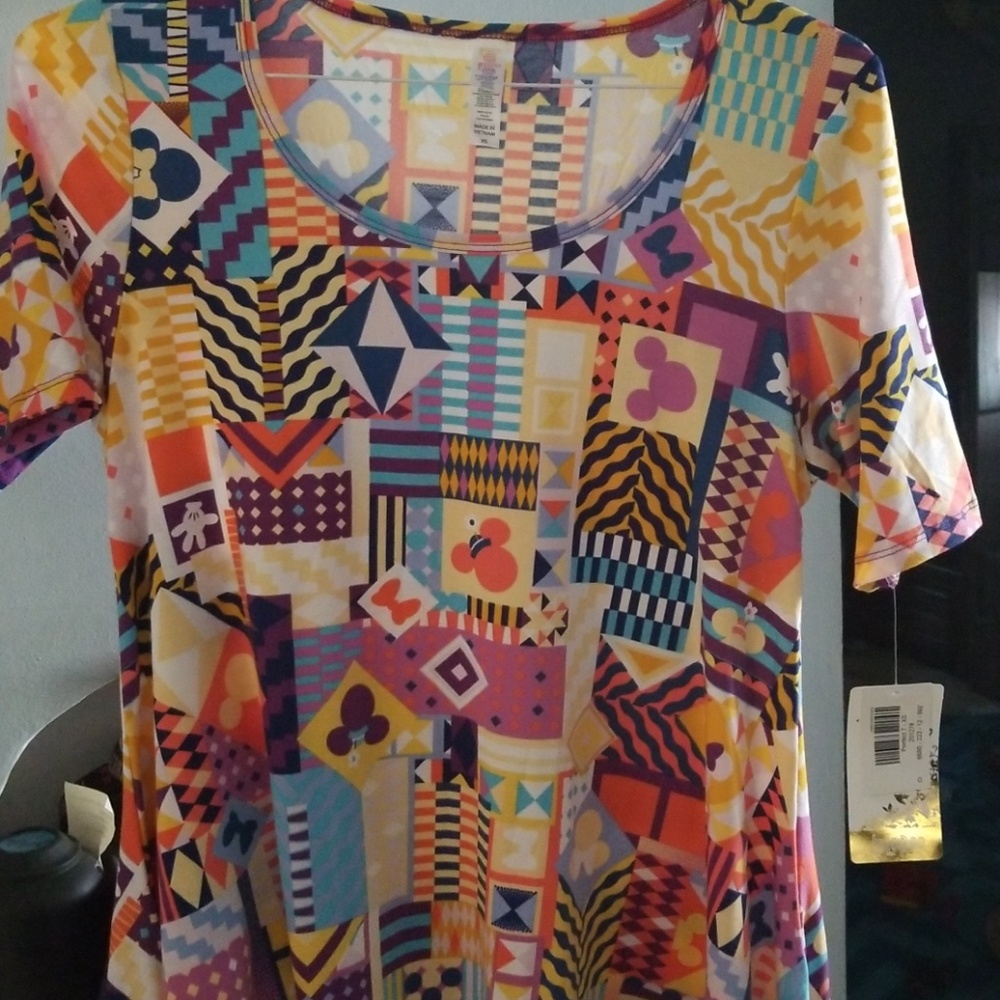 Lularoe XS Disney Perfect Tee